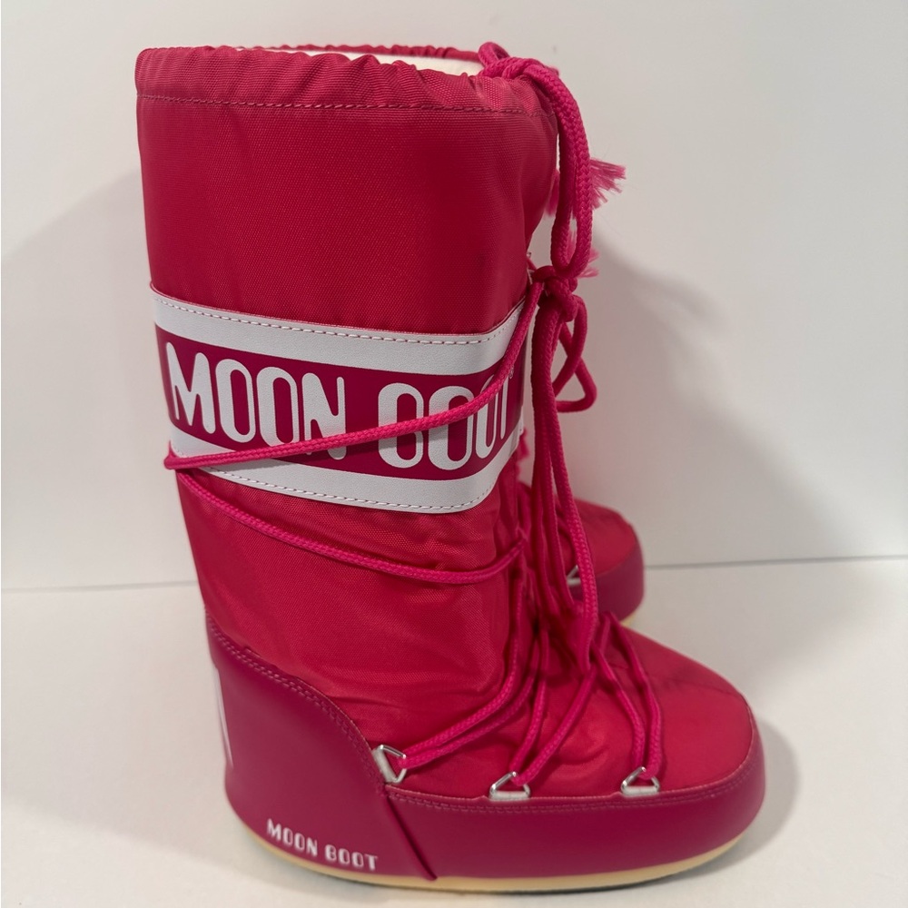 Moon Boot icon snow boots